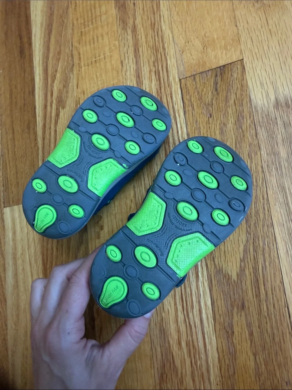 Stride Rite sneaker sandals 5W